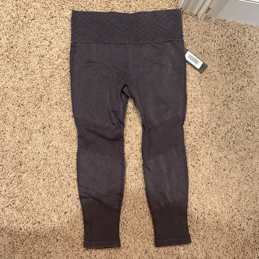 Women’s Tight High-Waist Leggings - Black